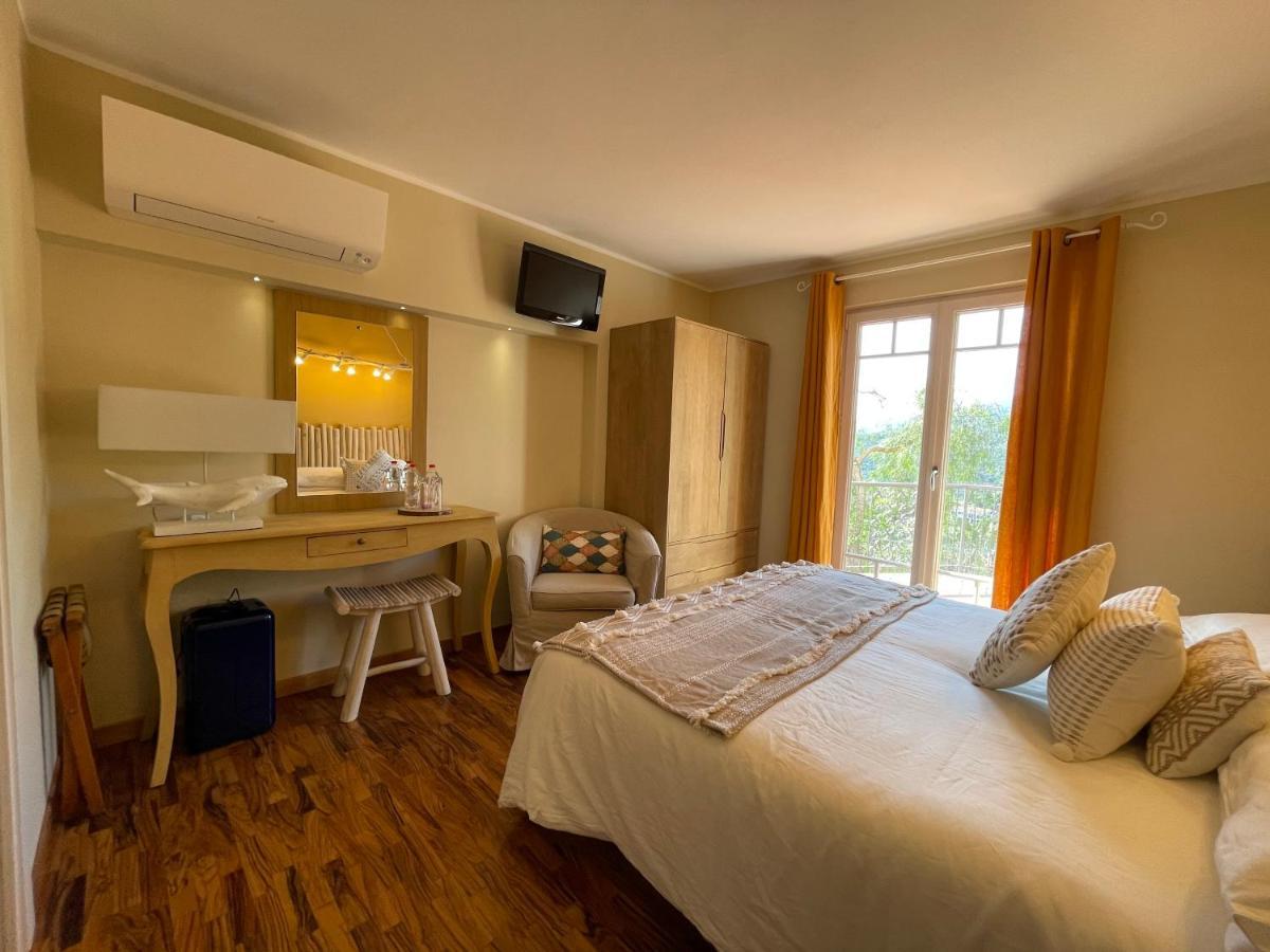 Sotto Le Stelle ...Il Mare Hotel Pietra Ligure Bagian luar foto