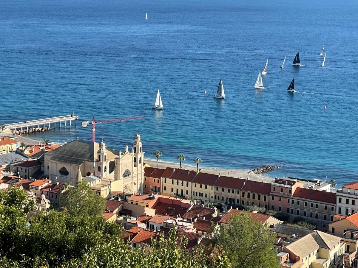 Sotto Le Stelle ...Il Mare Hotel Pietra Ligure Bagian luar foto